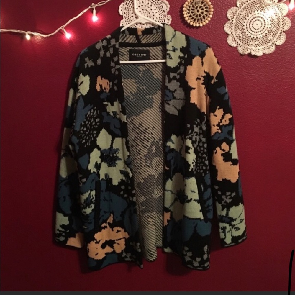 In search of this cardigan xs/s